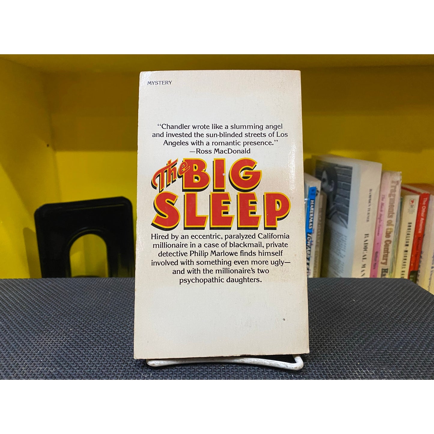 The Big Sleep - Raymond Chandler - Vintage Paperback Book