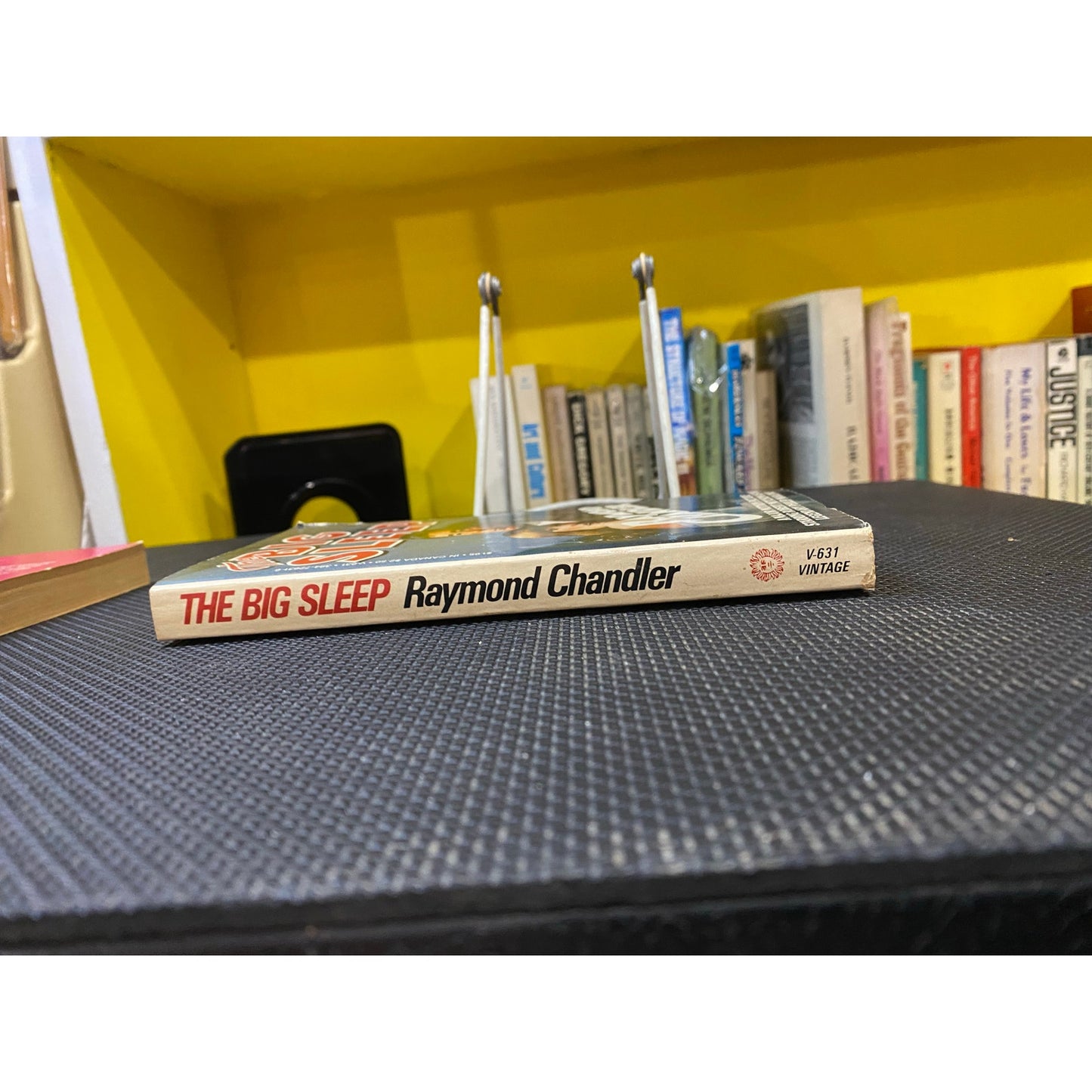 The Big Sleep - Raymond Chandler - Vintage Paperback Book
