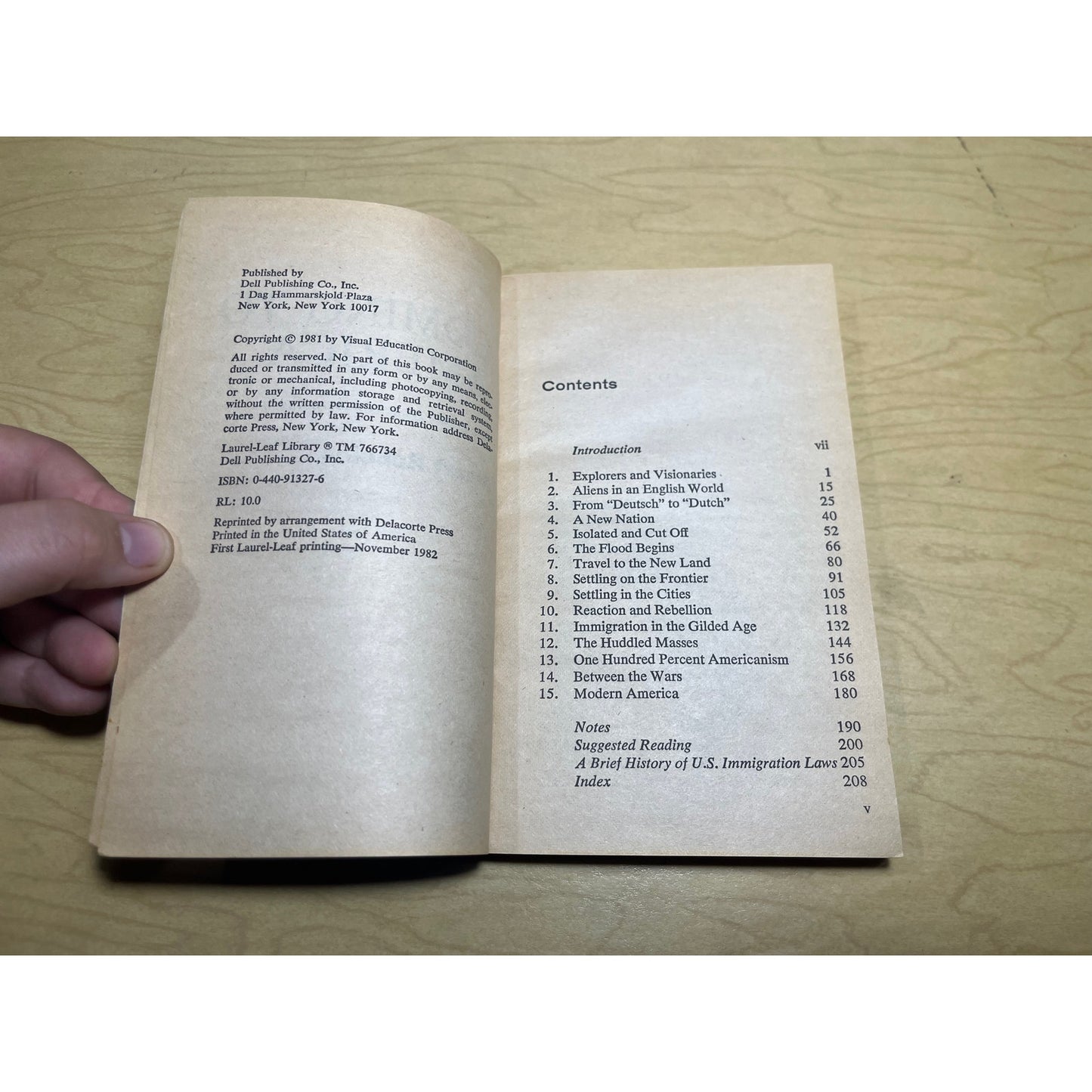 Coming to American , Immigrants from Northern Europe - Albert Robbins - Dell Books