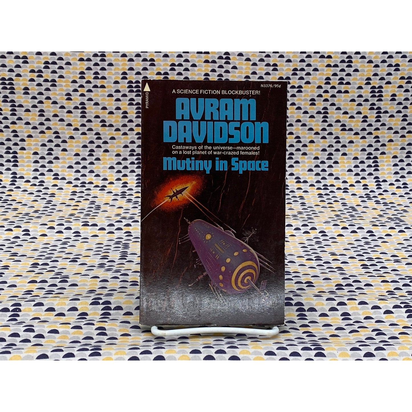 Mutiny In Space - Avram Davidson - Vintage Paperback Book - Pyramid Books Edition
