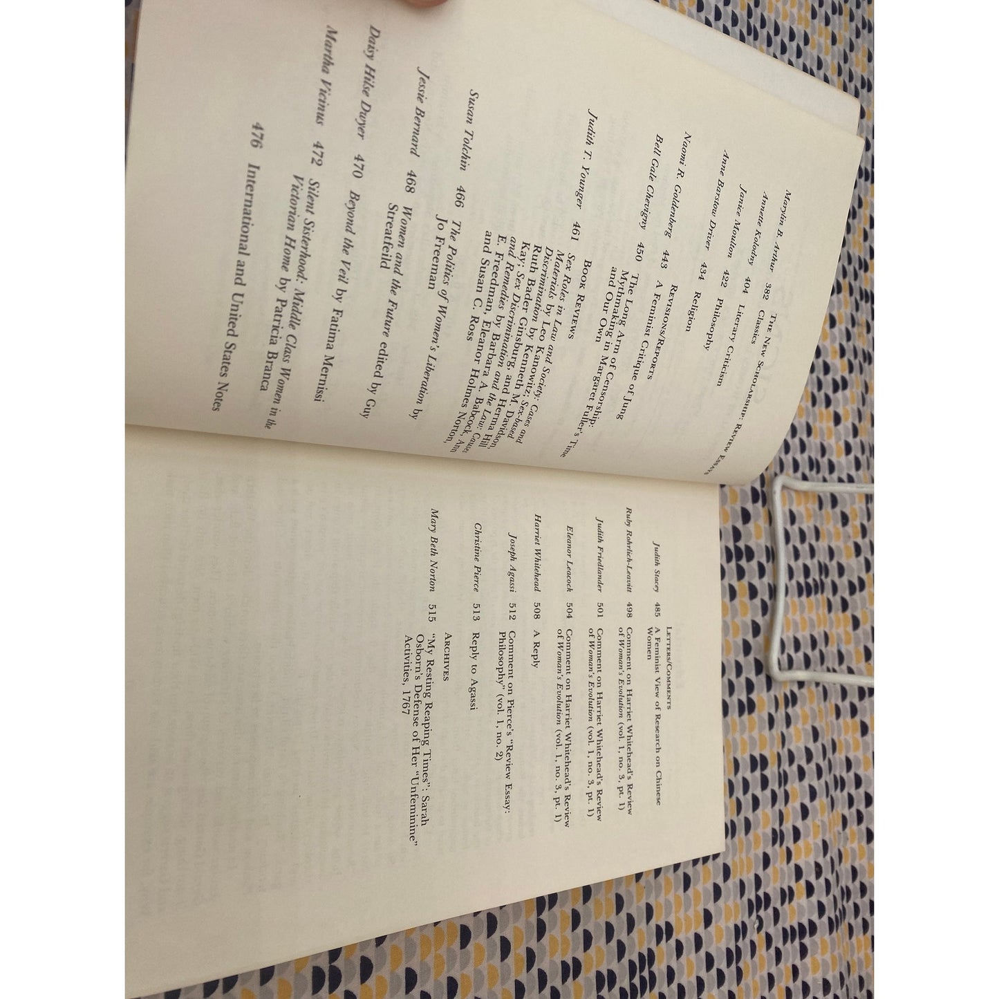 Signs: Journal Of Women In Culture And Society - Winter 1976 - Margaret Atwood - Vintage Paperback Book - University of Chicago Press