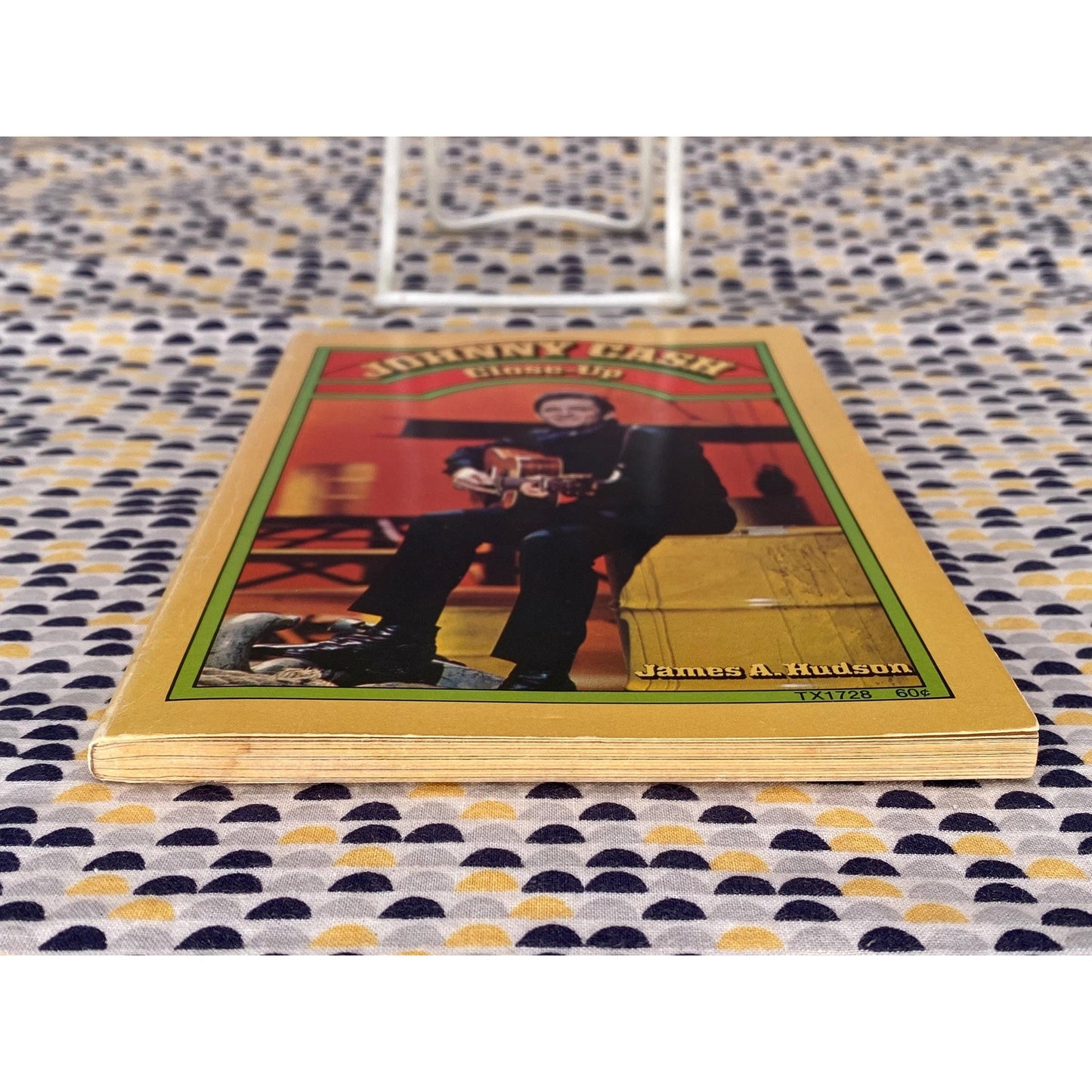 Johnny Cash Close-up - James A. Hudson - Scholastic Edition