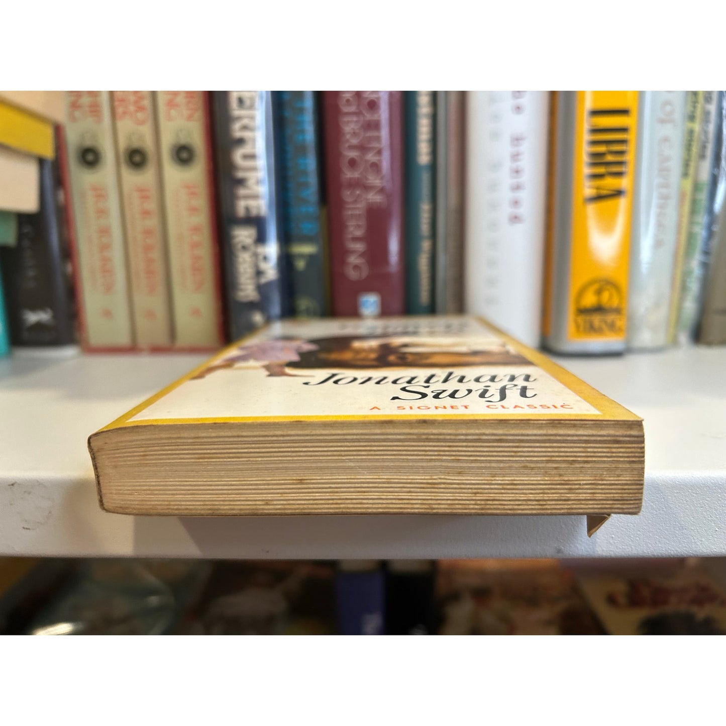 Gulliver's Travels - Jonathan Swift - Paperback Book - Signet Classics Edition