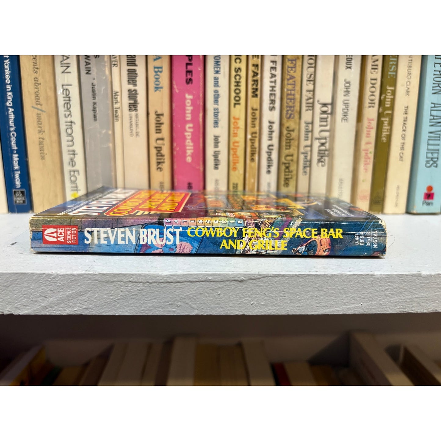 Cowboys Fengs Space Bar And Grille - Steven Brust - Ace - Paperback