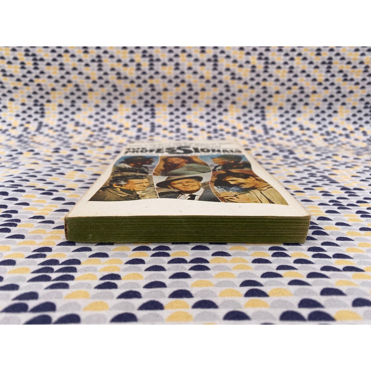 The Professionals - Frank O Rourke - Movie Tie In Edition - Avon - Paperback