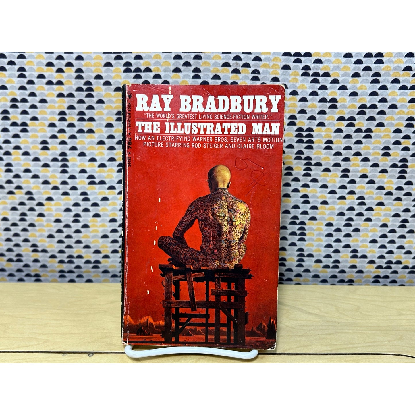 The Illustrated Man - Ray Bradbury - Vintage Paperback Book - Bantam Pathfinder Edition