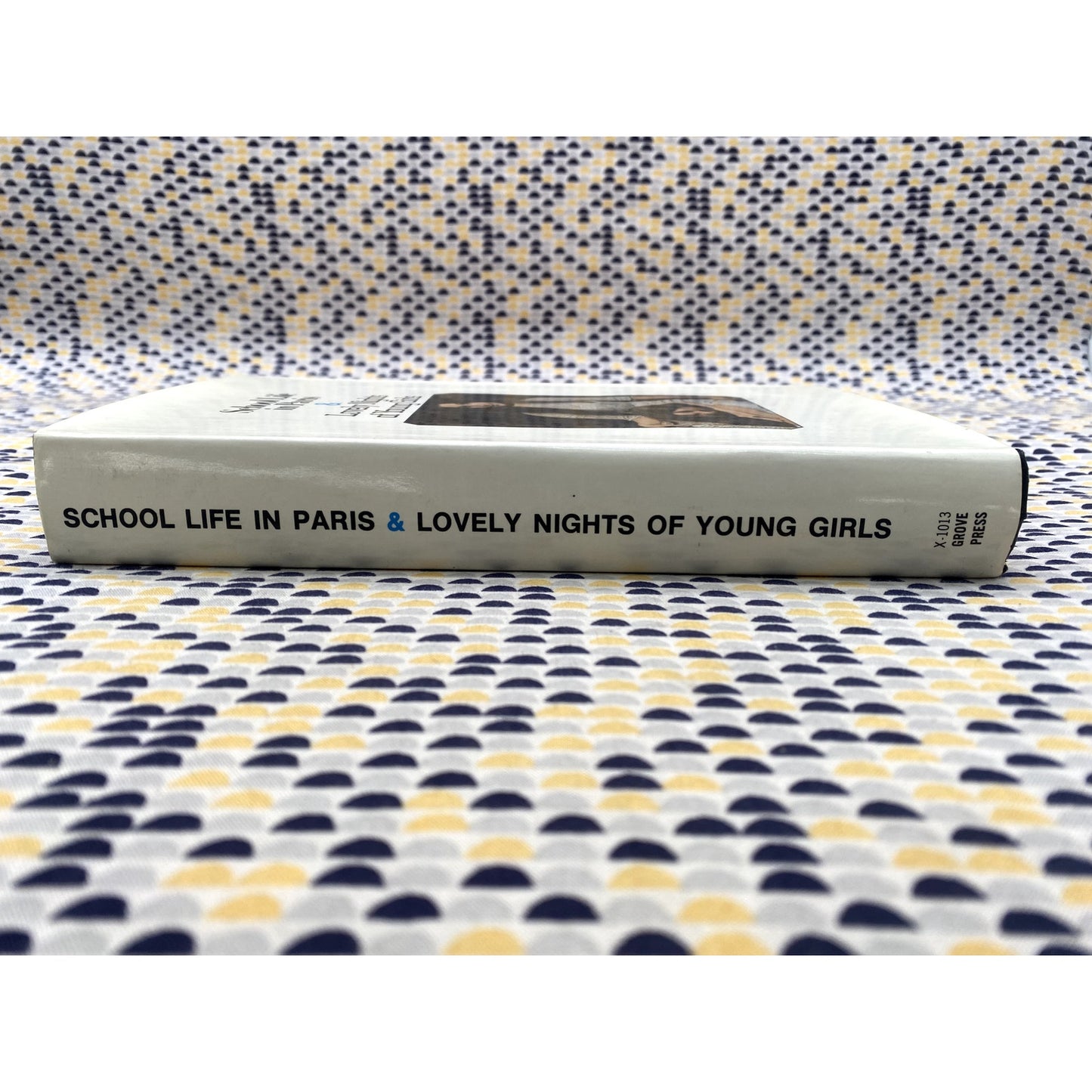 Lovely Nights Of A Young Girl - Anonymous - Grove - Hardcover