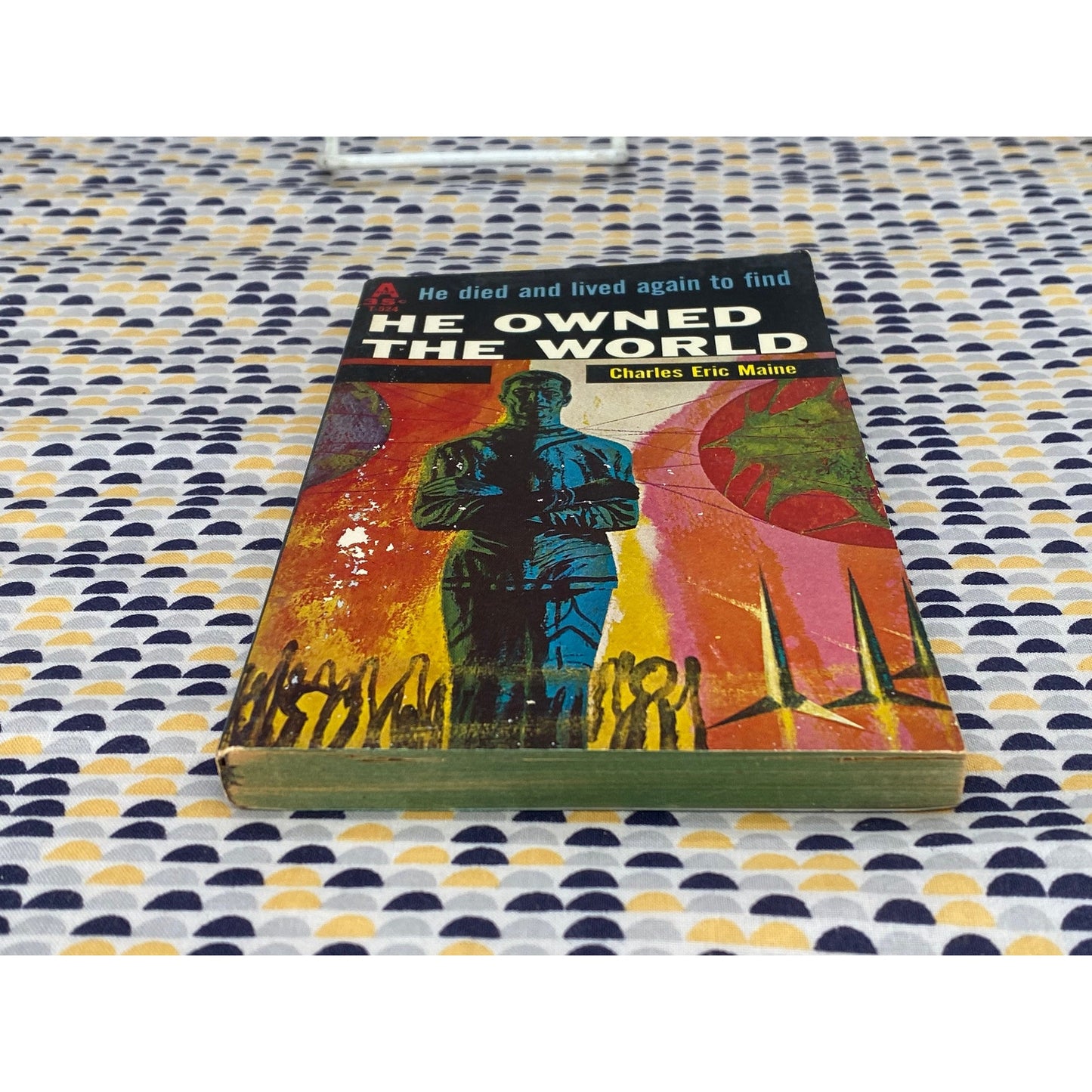 He Owned The World - Charles Eric Maine - Vintage Paperback Book - Avon Edition