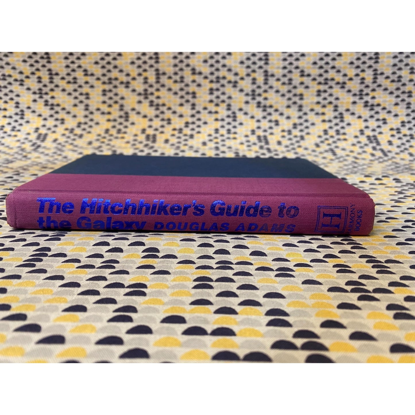 The Hitchhiker's Guide to the Galaxy - Douglas Adams - 1st Am Edition, 1st Print