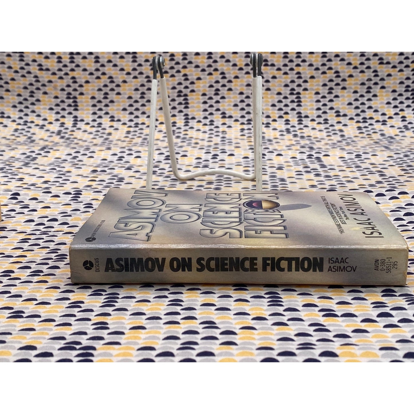 Asimov On Science Fiction - Isaac Asimov - Vintage Paperback - Avon / Discus