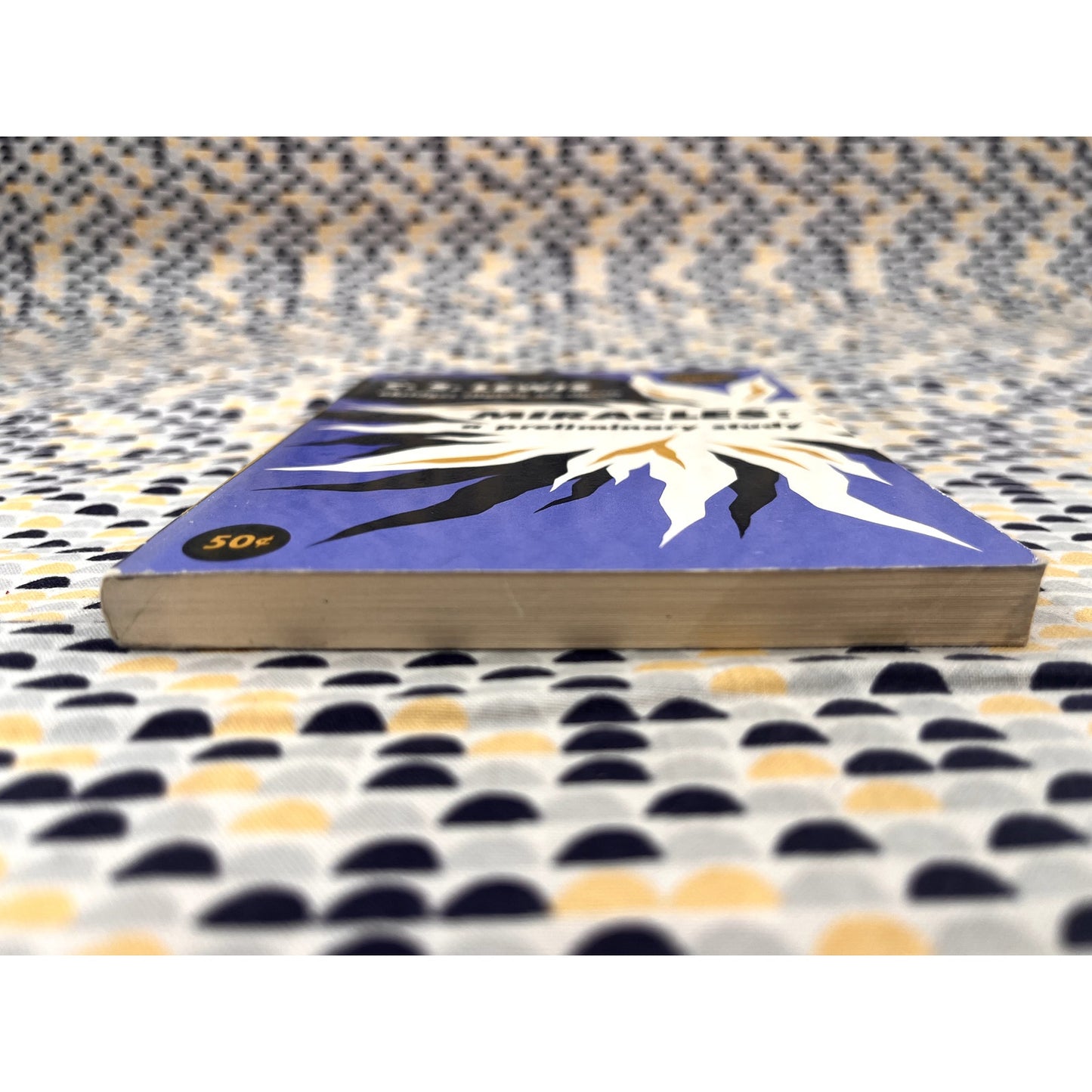 Miracles: A Preliminary Study - C. S. Lewis - Association Press - Paperback