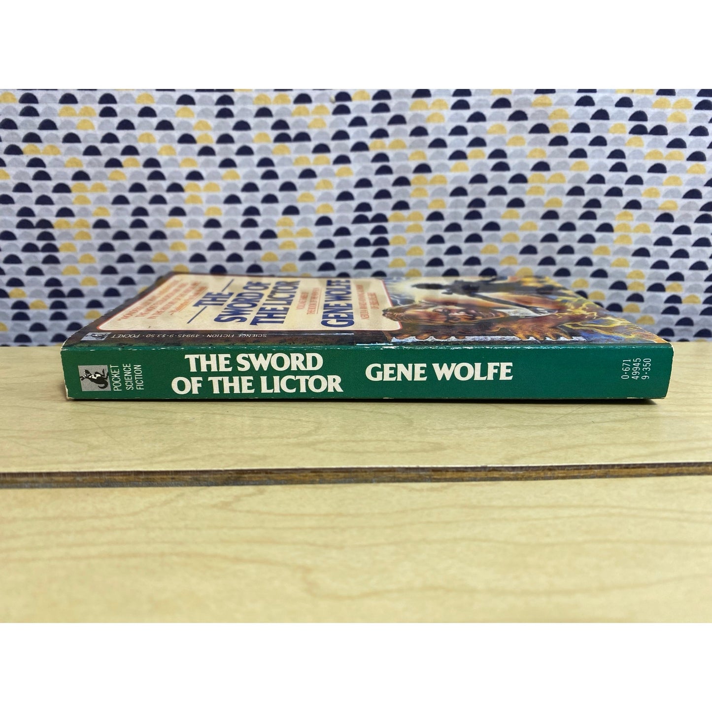 The Sword Of The Lictor - Gene Wolfe - Book of the New Sun - Vintage Paperback Book - Pocket Edition
