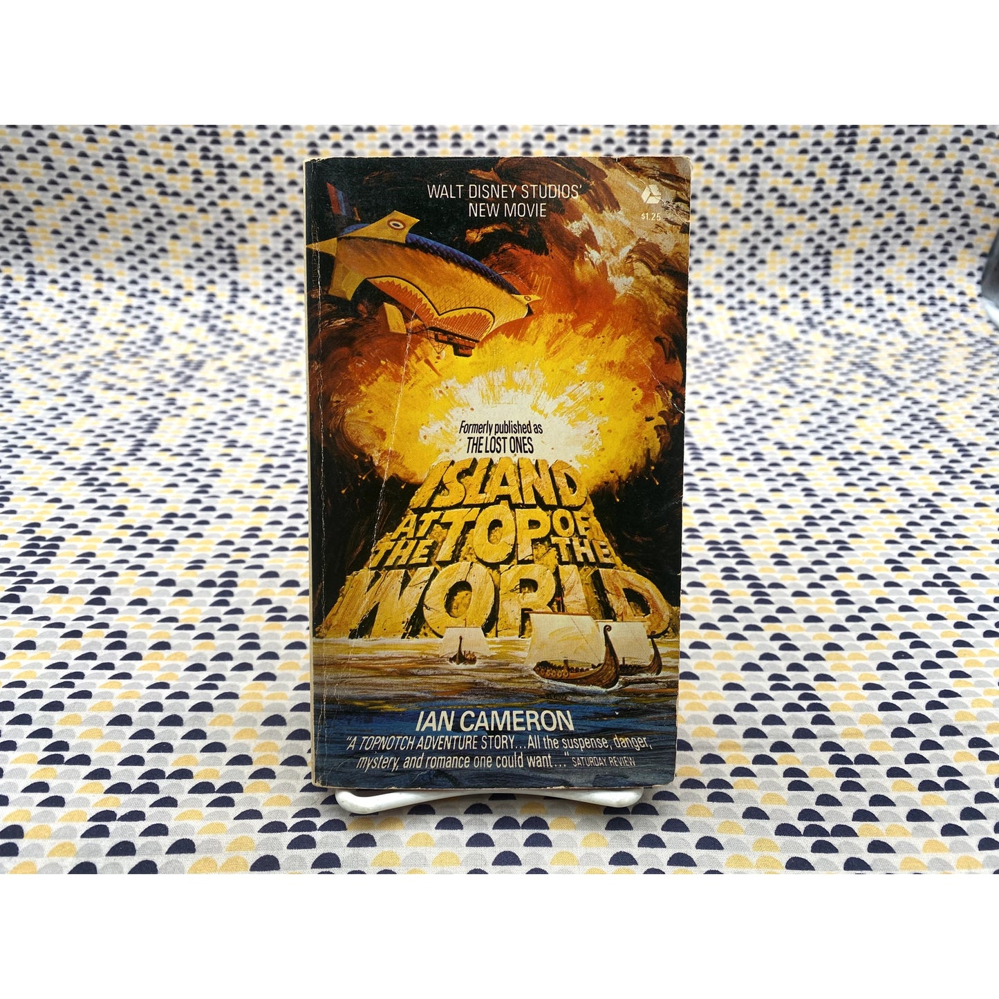Island At The Top Of The World - Ian Cameron - Avon - Paperback - Disney