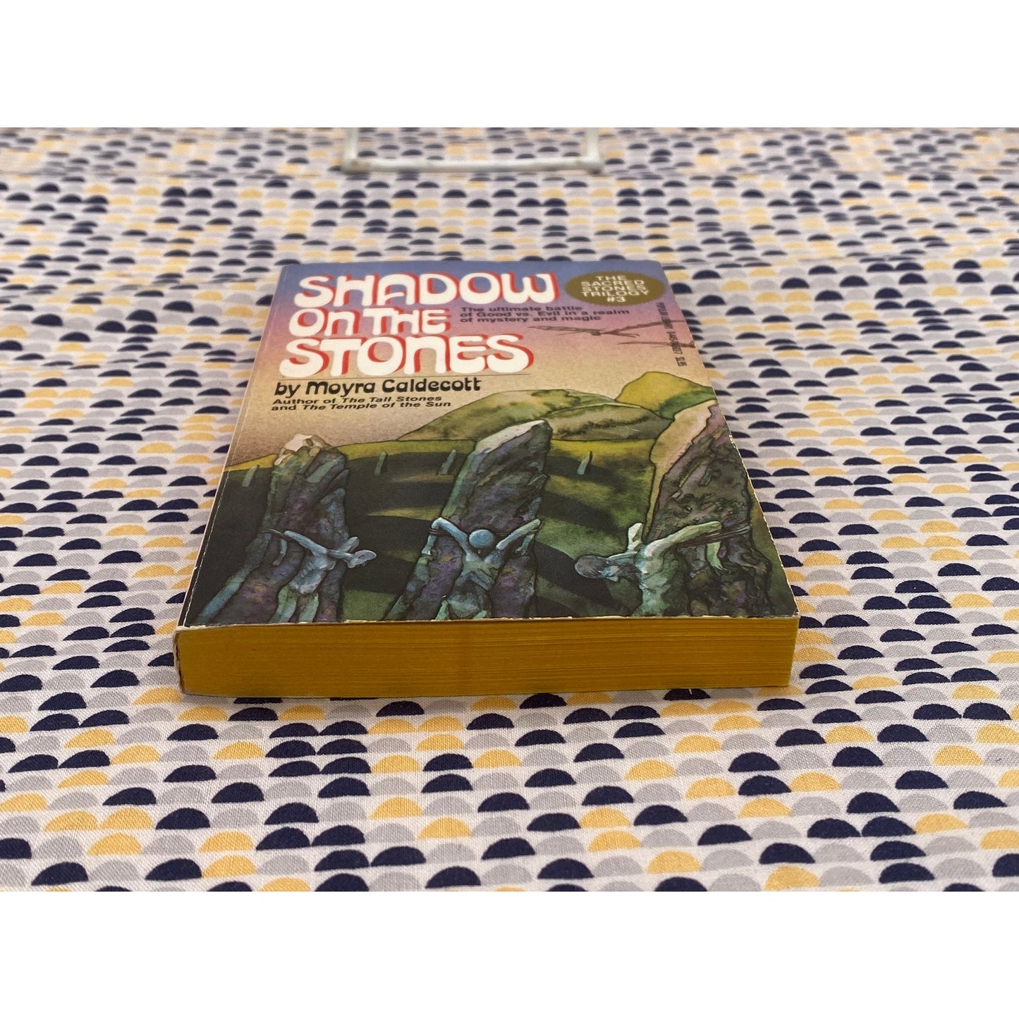 Shadow Of The Stones - Moyra Caldecott - Popular Library Edition