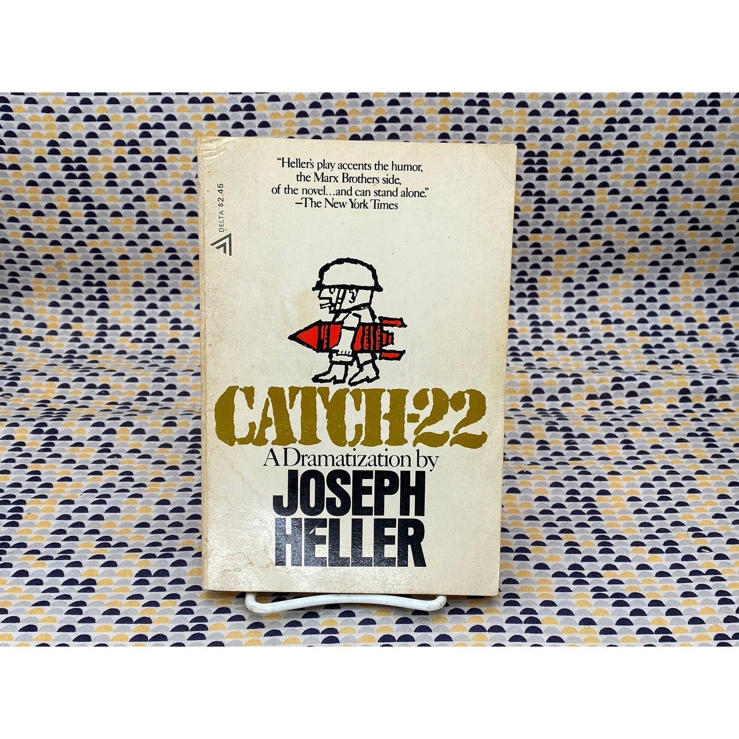 Catch 22 - Play Version - A Dramatization by Joseph Heller - Delta Edition