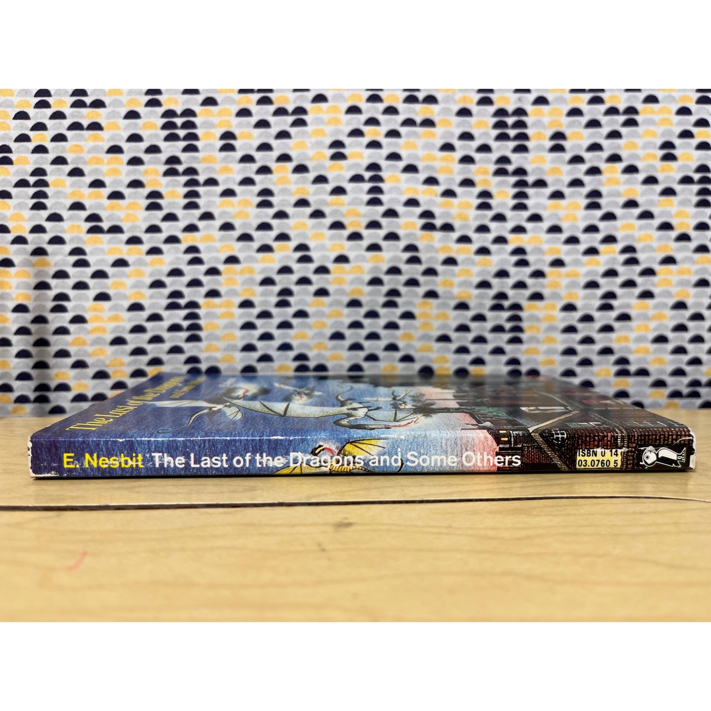 The Last of the Dragons - E. Nesbit - Puffin Books - Paperback