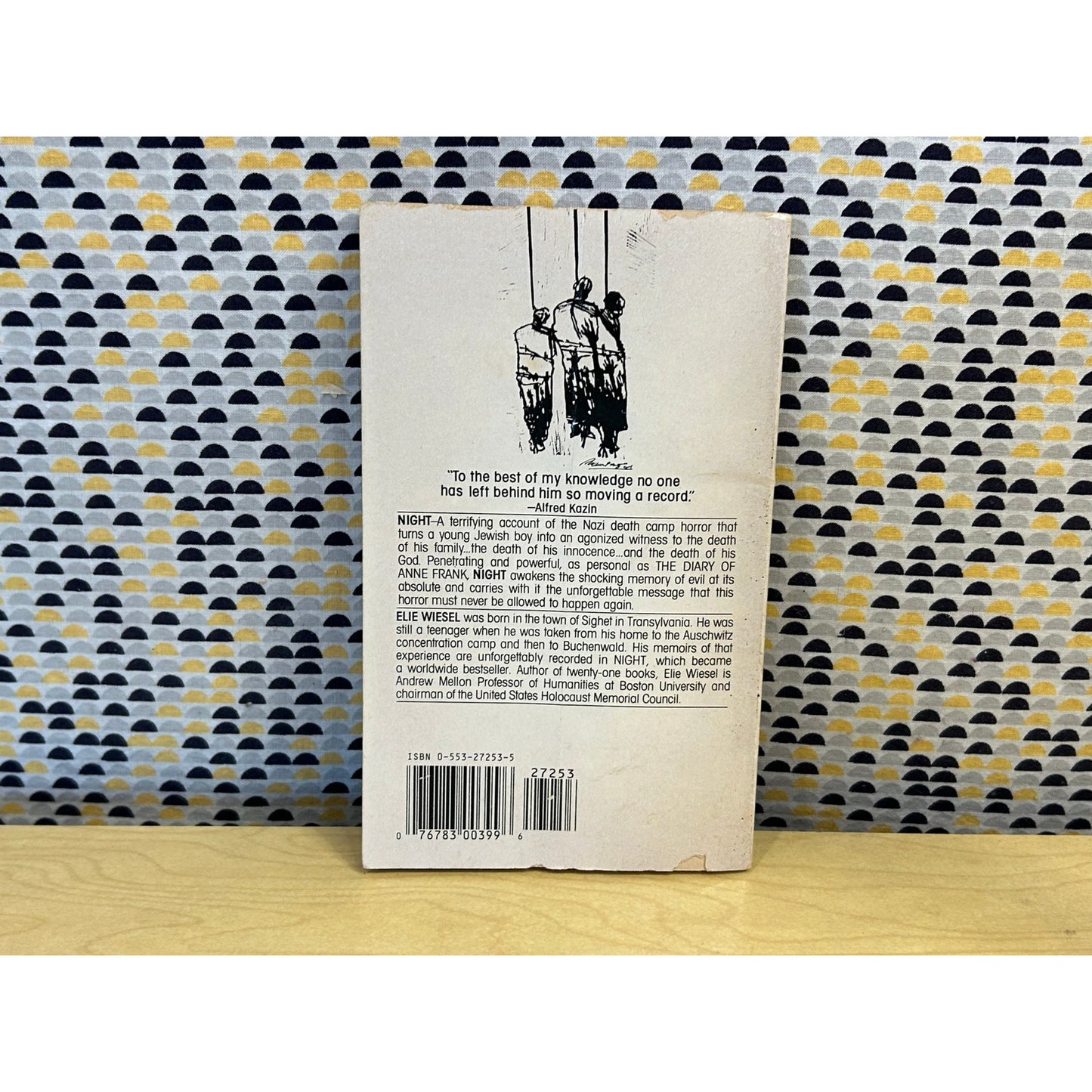 Night - Elie Wiesel - Vintage Paperback Book - Bantam Edition