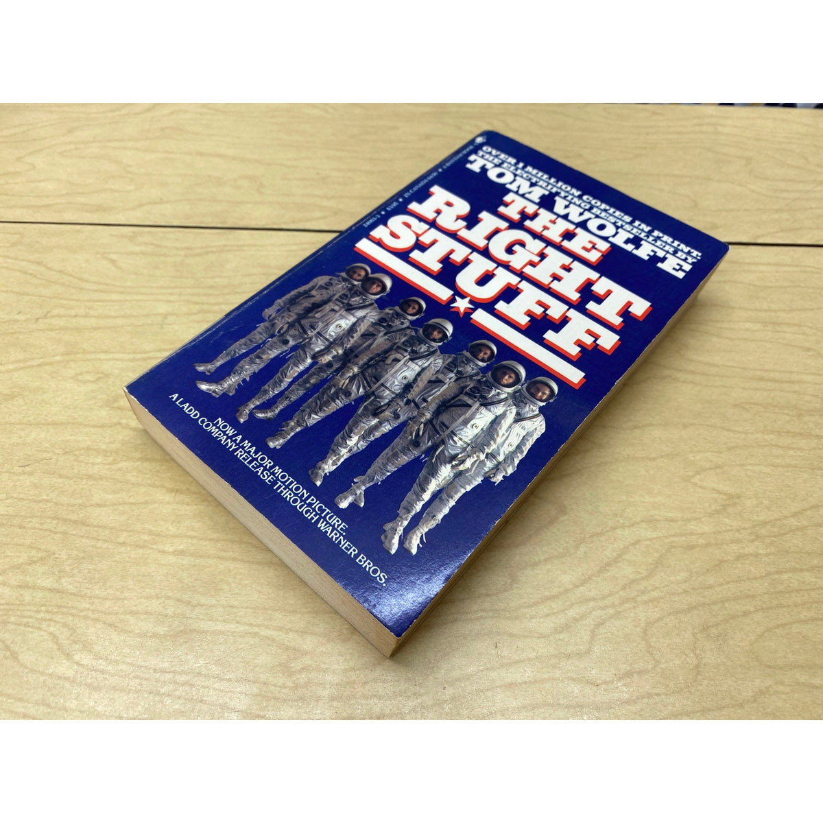 The Right Stuff - Tom Wolfe - Vintage Paperback Book - Bantam Books