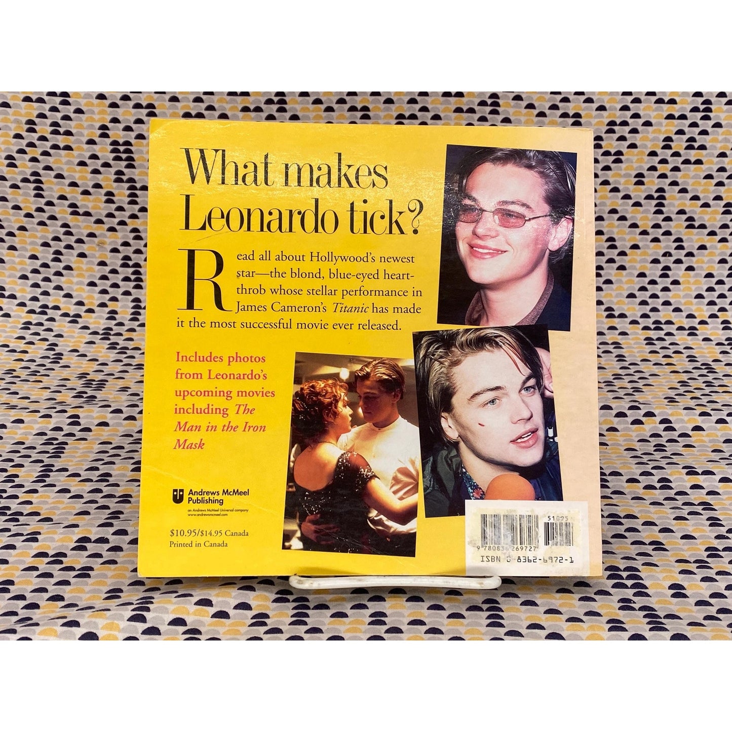 Leonardo DiCaprio: Romantic Hero - Mark Bego - Vintage Paperback Book - Andrews McMeel Publishing Edition