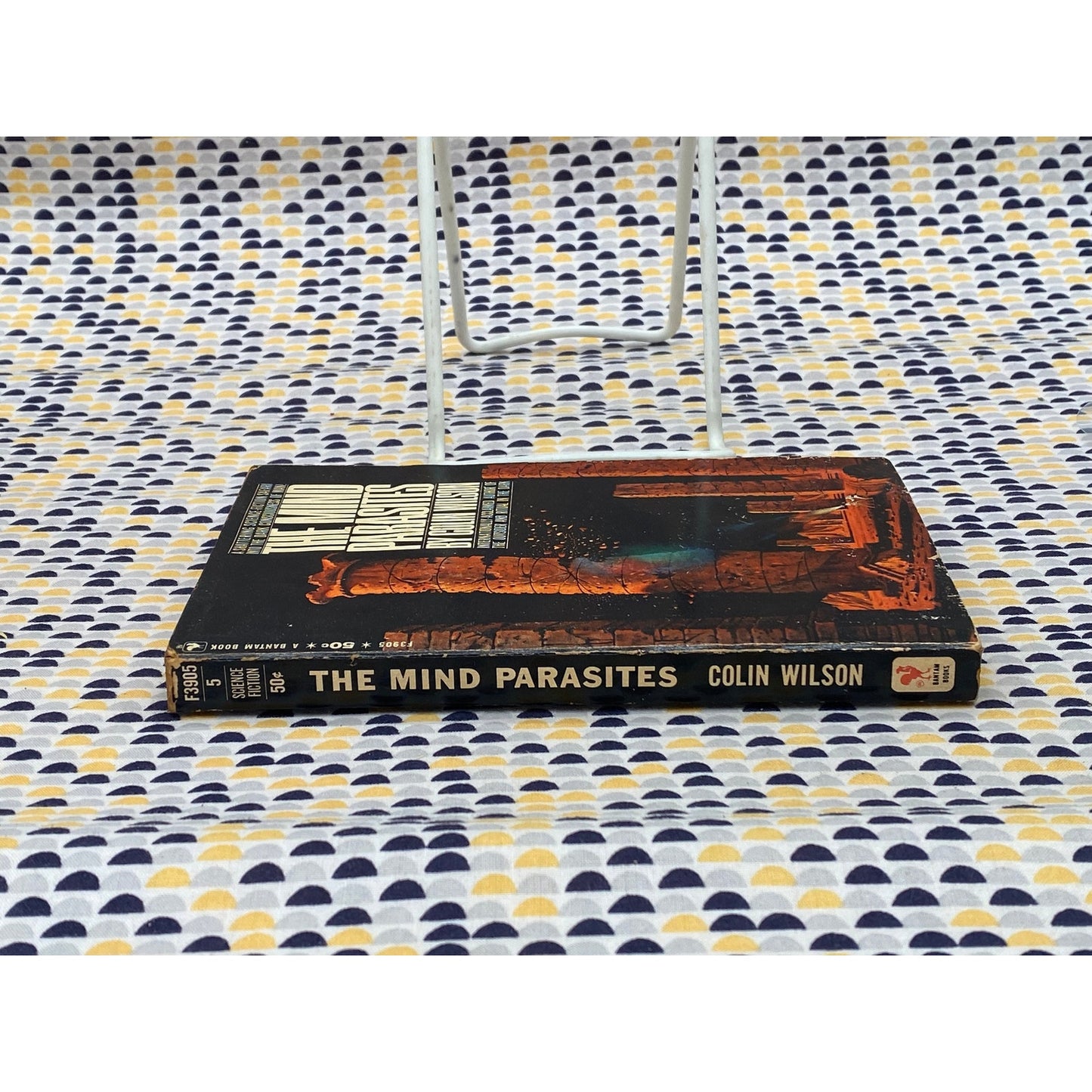 Mind Parasites- Colin Wilson - Vintage Paperback Book - 50 cent Bantam Edition