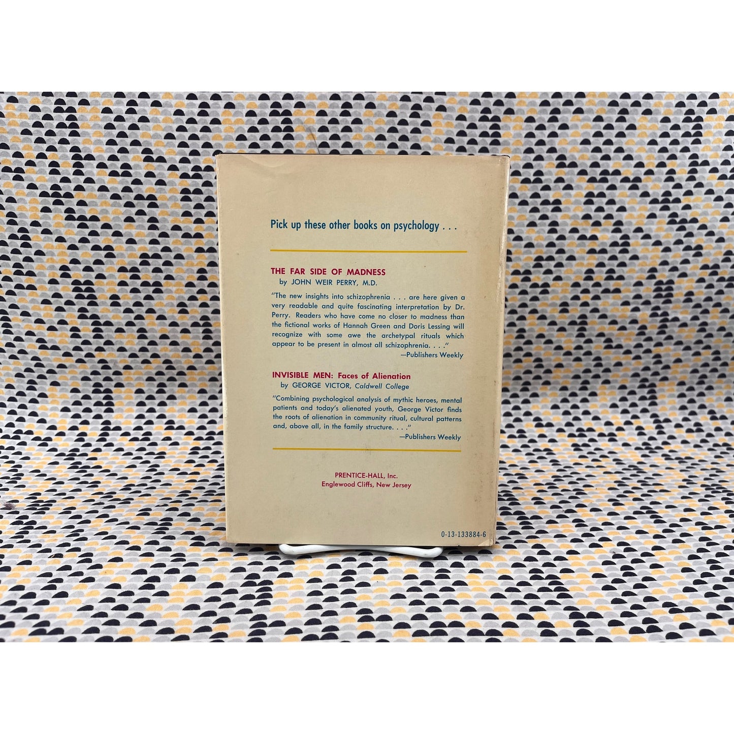 Circle of Madness - Robert Perrucci - Spectrum Books - Hardcover