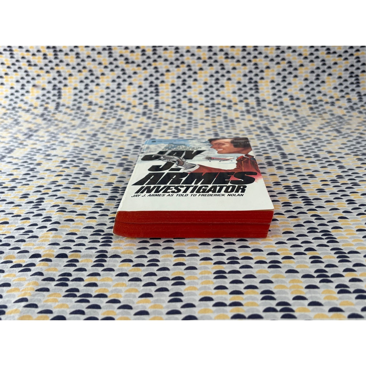 Investigator - Jay J. Armes - Avon Books - Paperback