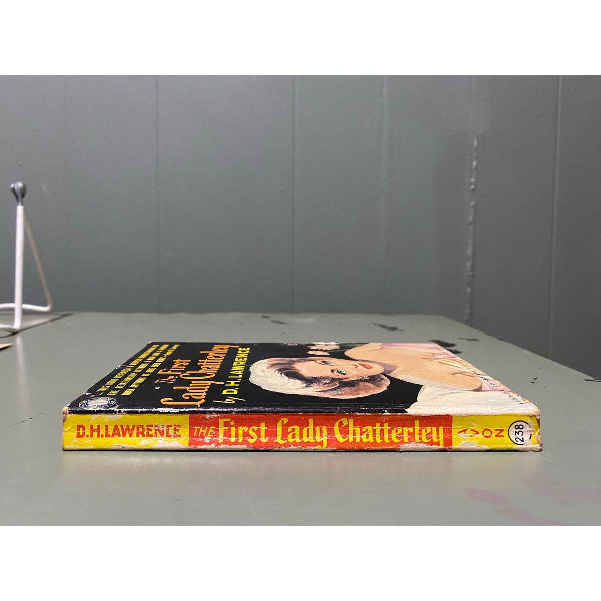 The First Lady Chatterley - D.H. Lawrence - Avon 238 - Vintage Paperbacks