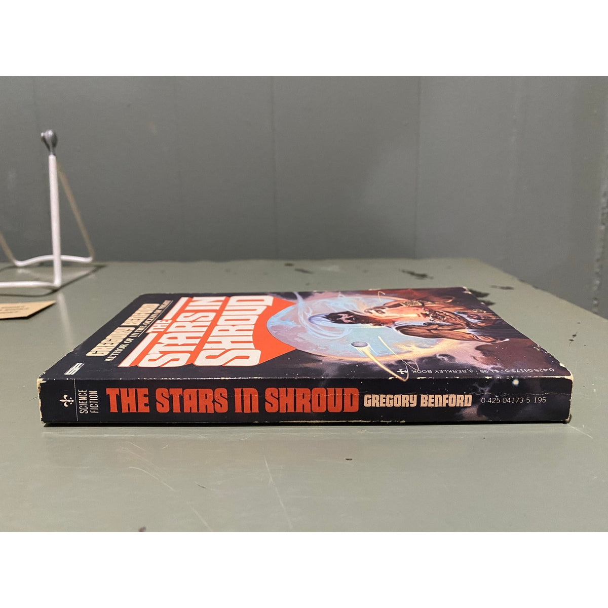 The Stars in Shroud - Gregory Bendford - Berkley SF - paperback