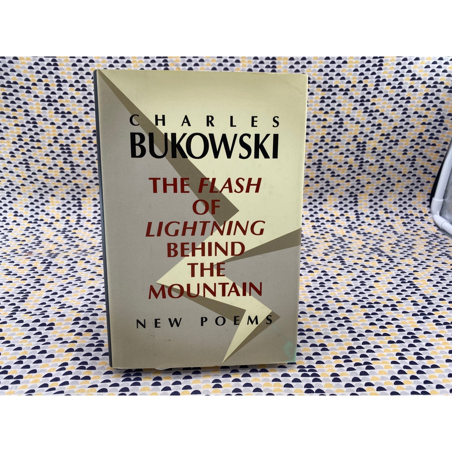 The Flash Of Lighting Behind The Mountain - Charles Bukowski - Ecco - Hardcover