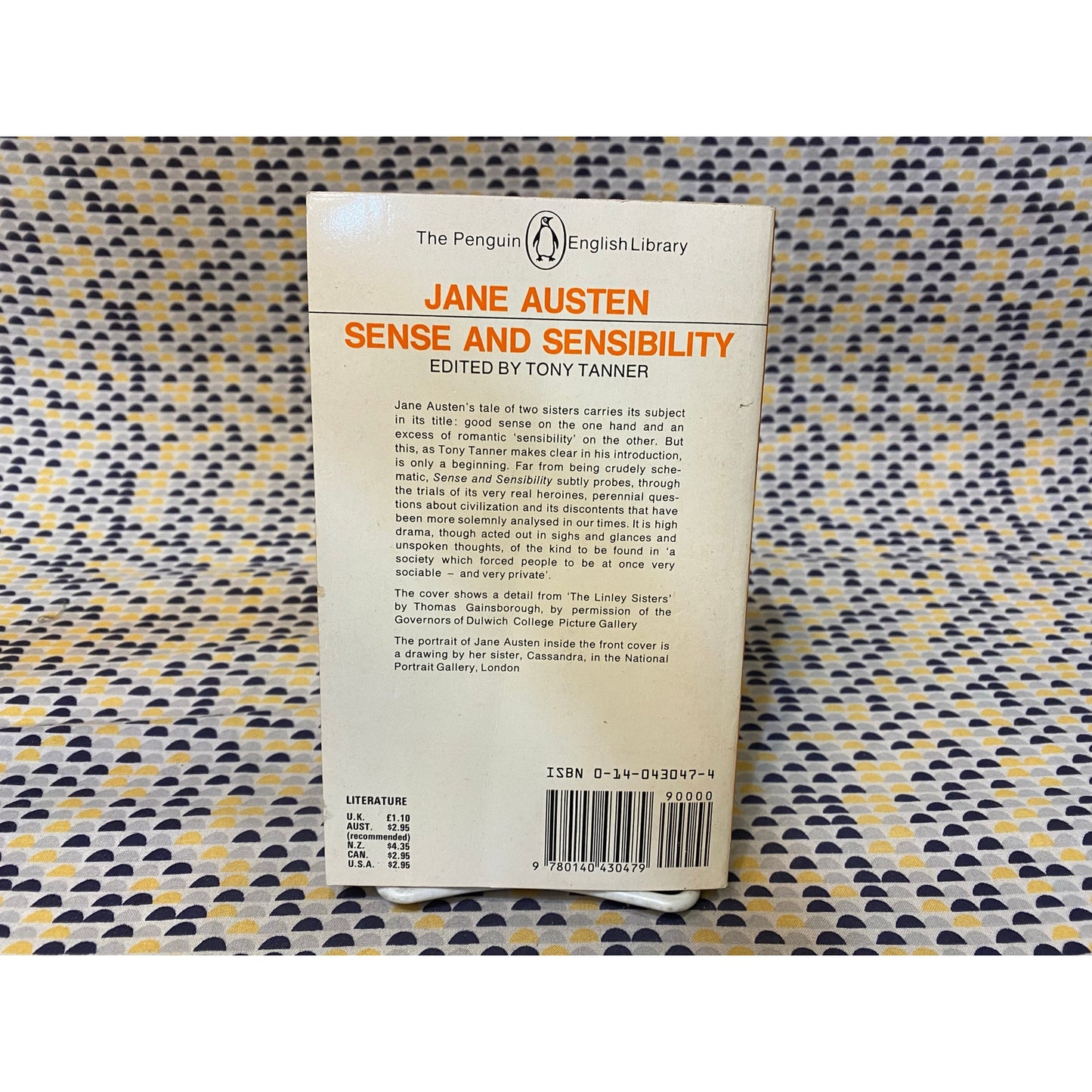 Sense and Sensibility - Jane Austen - Vintage Paperback Book - Penguin Edition