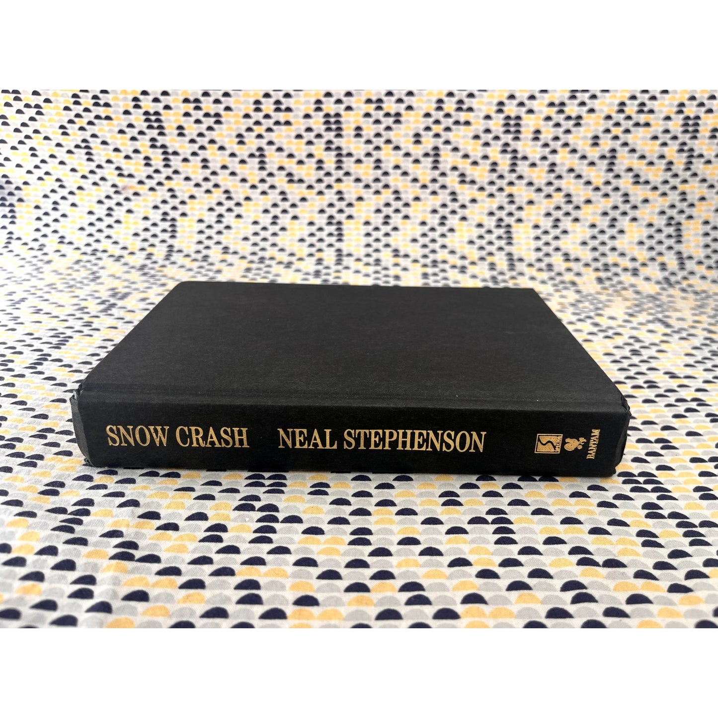 Snow Crash - Neal Stephenson - Vintage Hardcover Book - 1992 Book Club Edition - Bantam Spectra