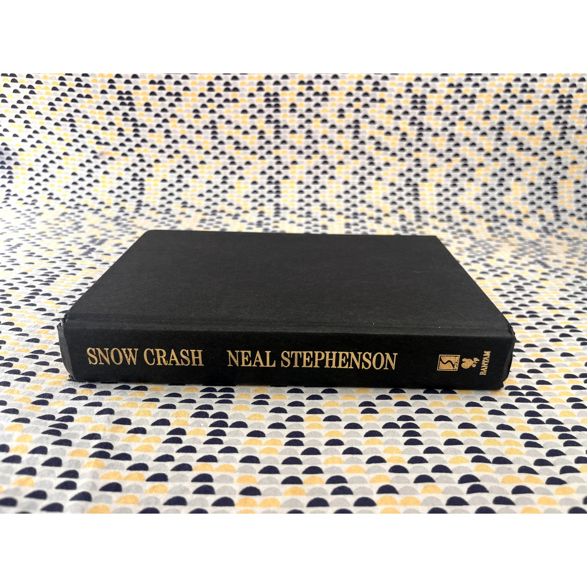 Snow Crash - Neal Stephenson - Vintage Hardcover Book - 1992 Book Club Edition - Bantam Spectra