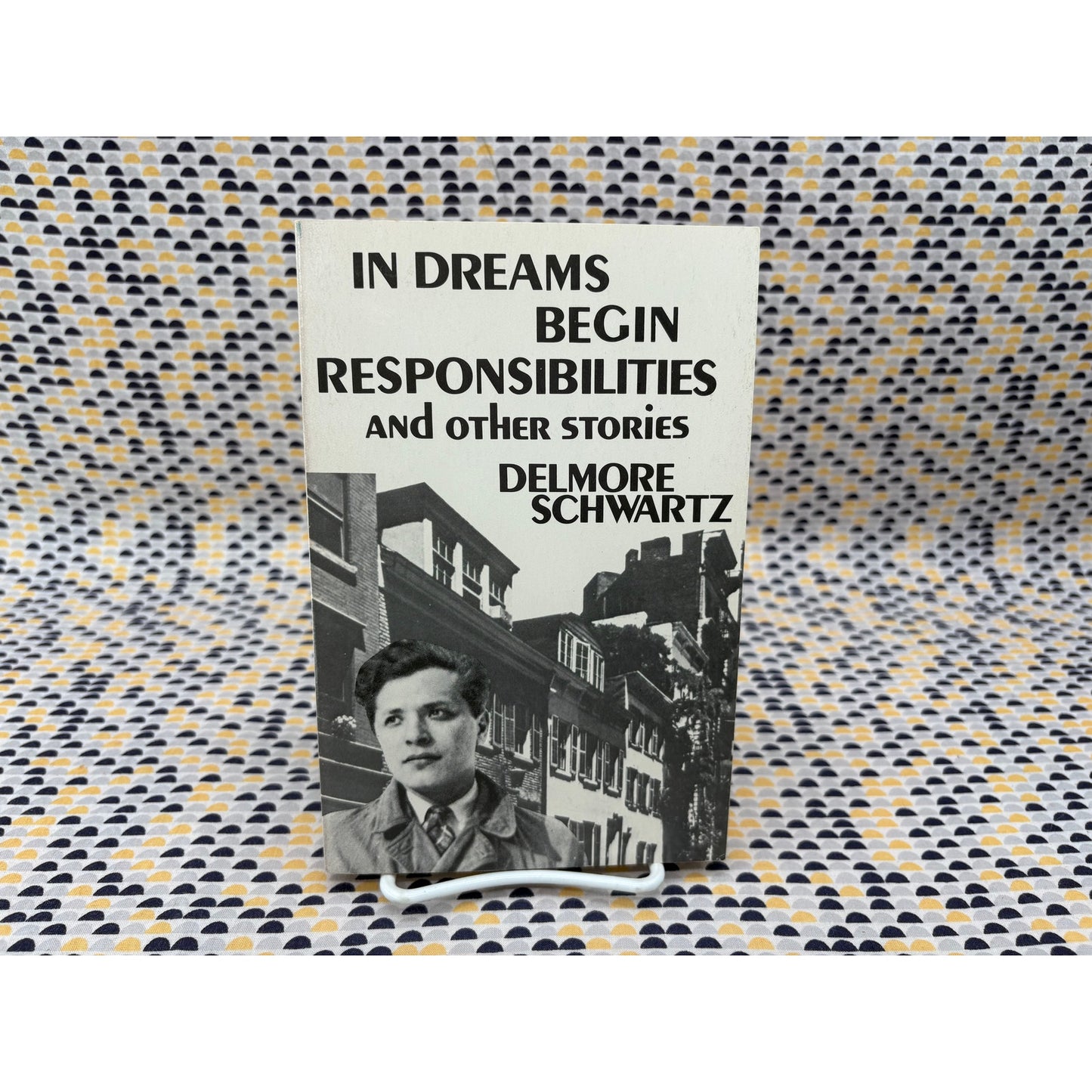 In Dreams Begin Responsibilities - Delmore Schwartz - New Directions - Paperback