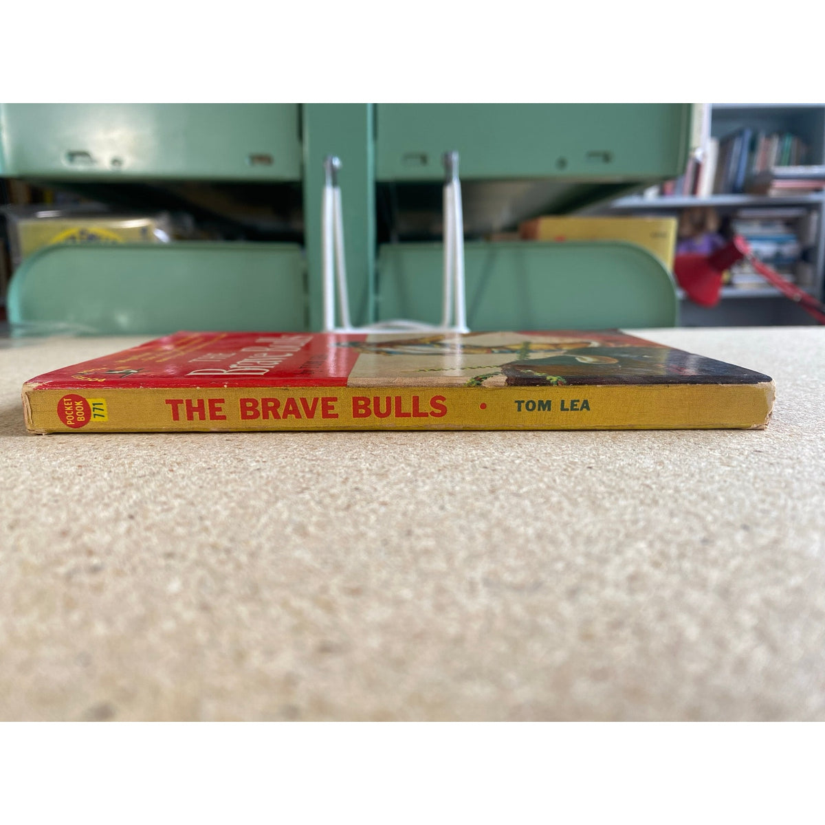 The Brave Bulls - Tom Lea - Pocket 771 - Vintage Paperbacks