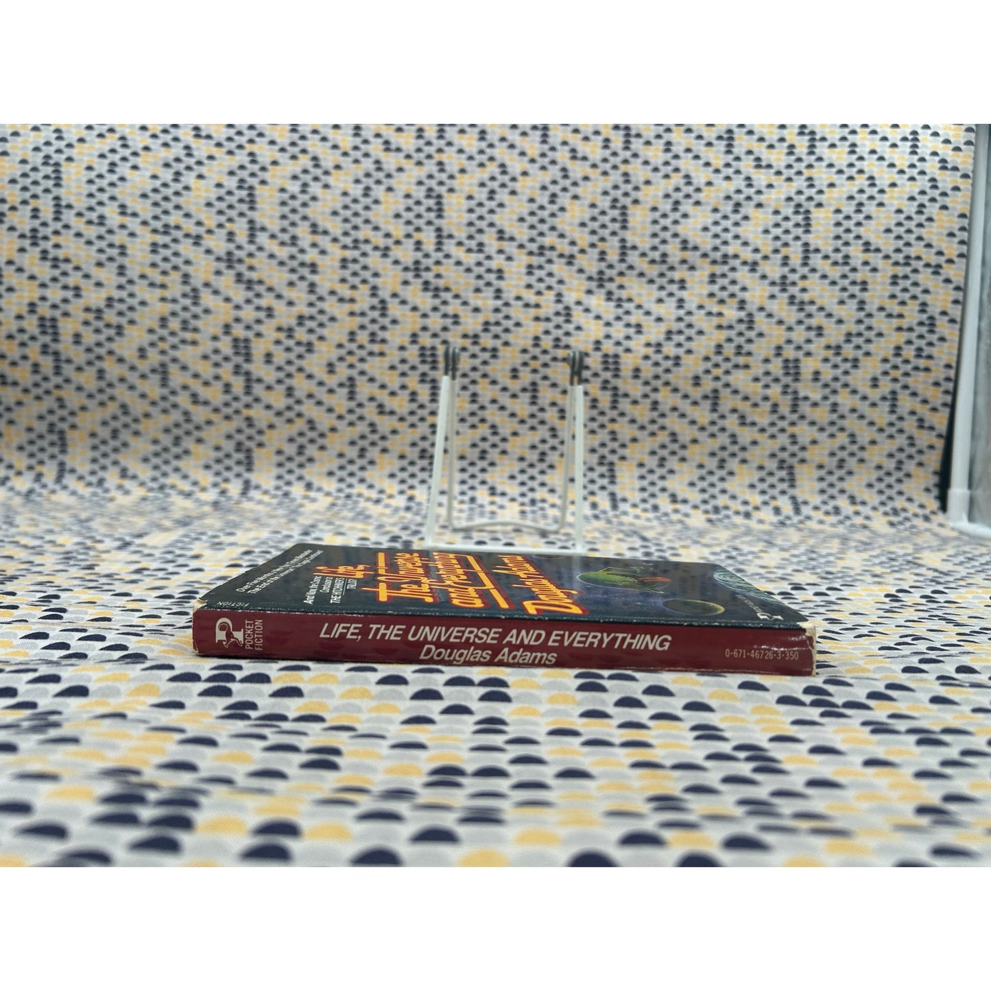 Life, the Universe and Everything - Douglas Adams - Vintage Paperback Book