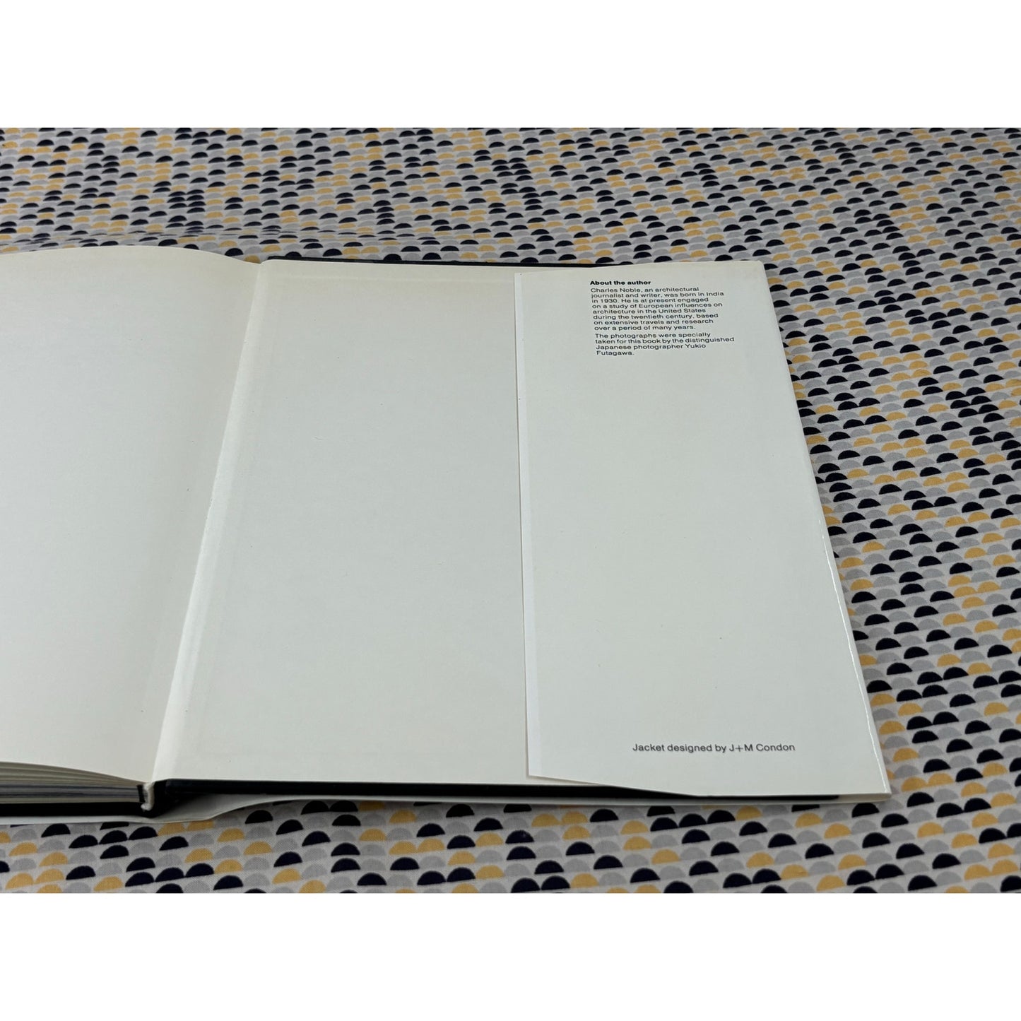 Philip Johnson - Library of Contemporary Architects - Simon and Schuster - Hardcover