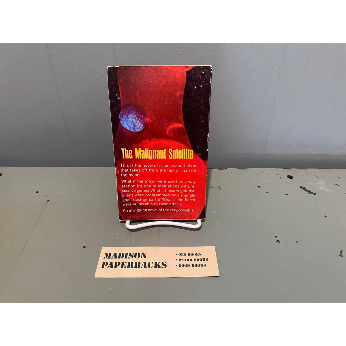 Invaders on the Moon - Kris Neville - Unibook - Paperback