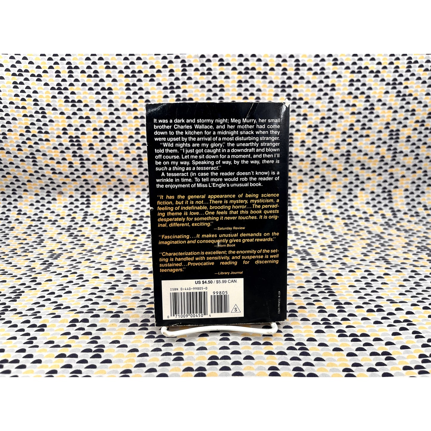 A Wrinkle In Time - Madeleine L'Engle - Stranger Things - Laurel Leaf Fantasy Edition