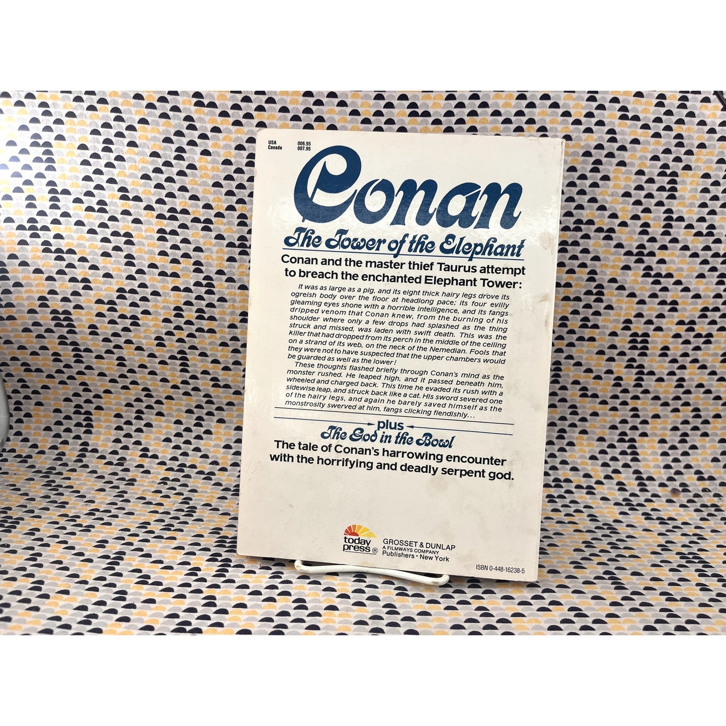 Conan in the Tower of the Elephant - Robert E. Howard - Grosset & Dunlap - Paperback
