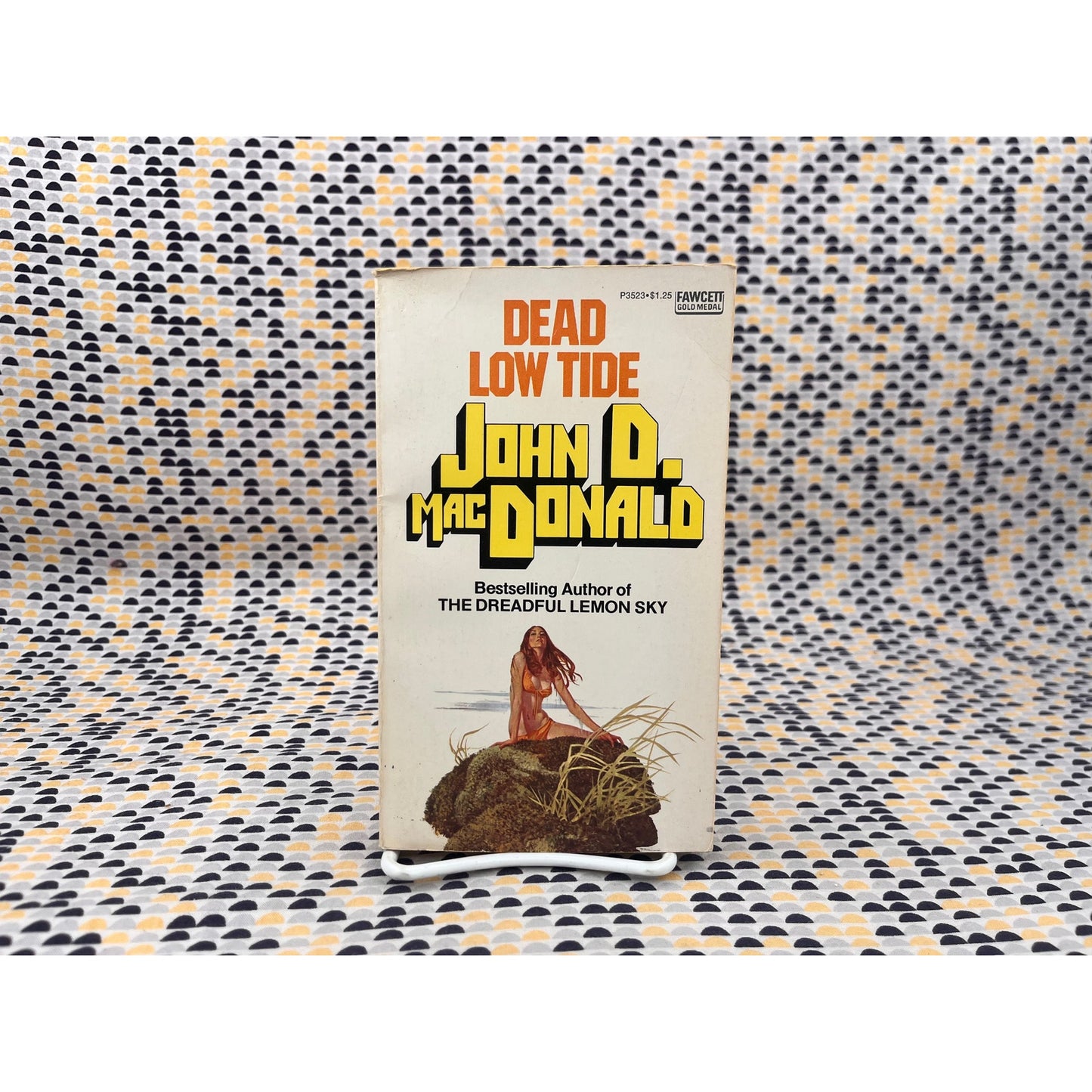 Dead Low Tide - John D. MacDonald - Fawcett Gold Medal - Paperback