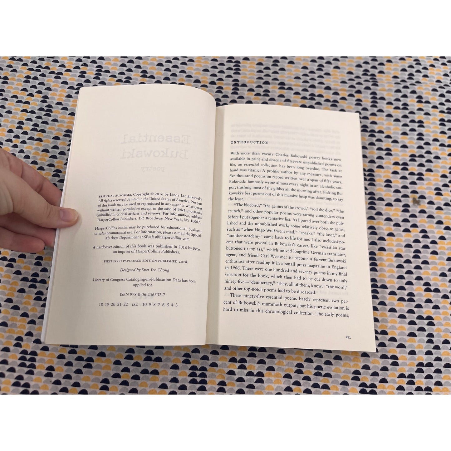 Essential Bukowski Poetry - Ed. Abel Debritto - Harper Collins - Paperback