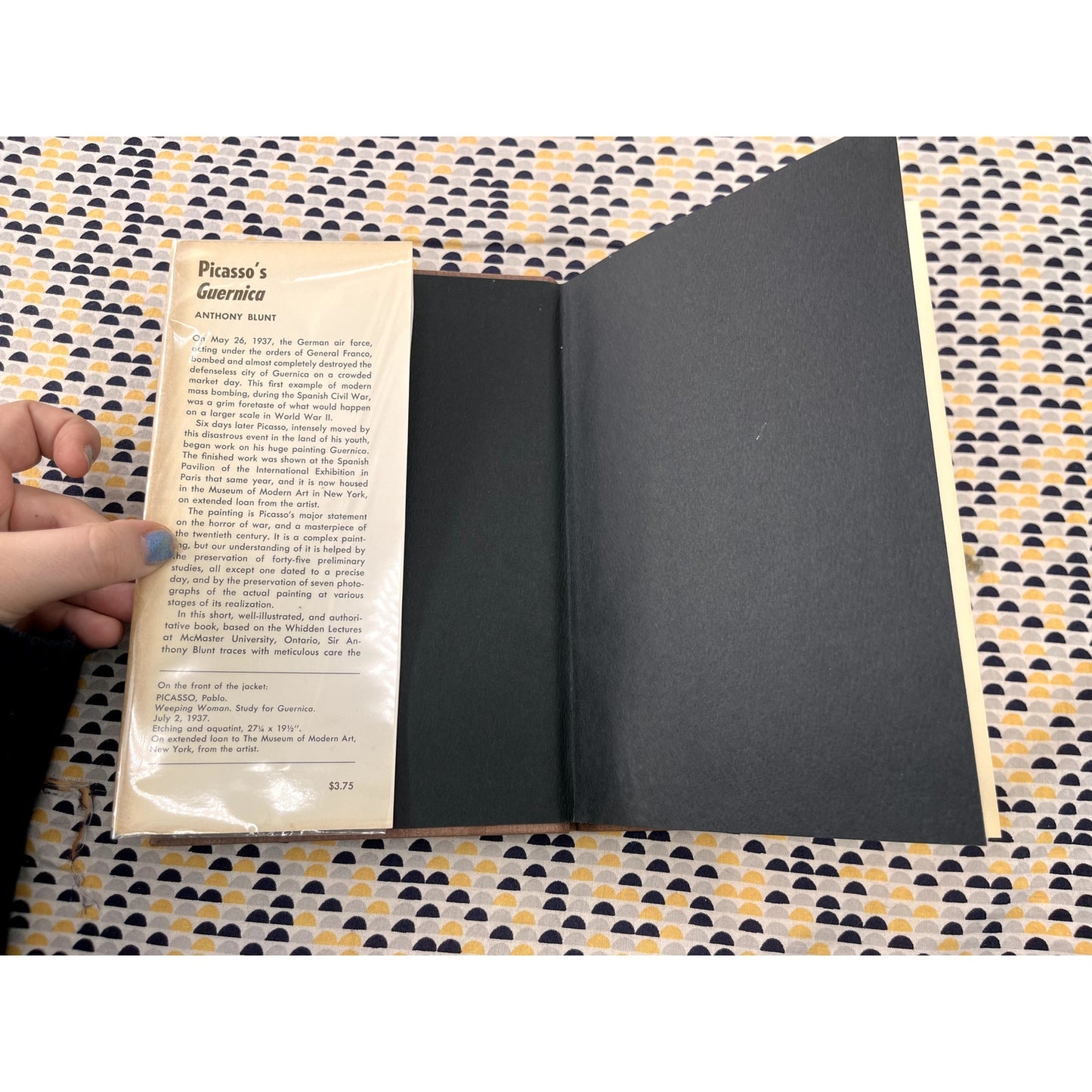 Picasso's Guernica - Anthony Blunt - Oxford Books - Hardcover