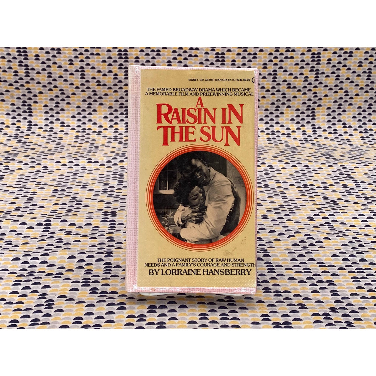 A Raisin In The Sun - Lorraine Hansberry - TV Tie In Edition - Signet Edition