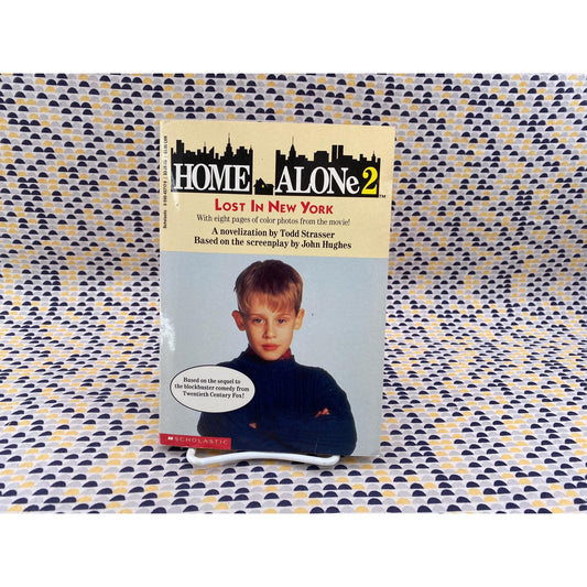 Home Alone 2 - A.L. Singer - Movie Tie In - Vintage Paperback Book - Point Scholastic Edition