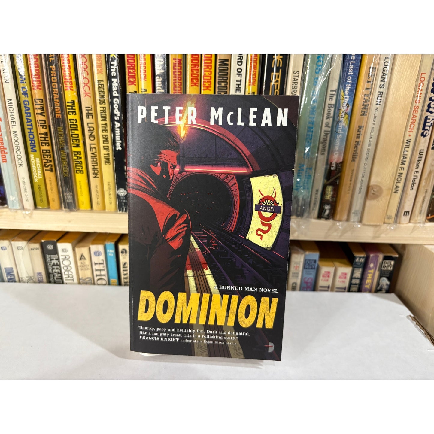 Dominion - Peter Mclean - Angry Robot - Paperback