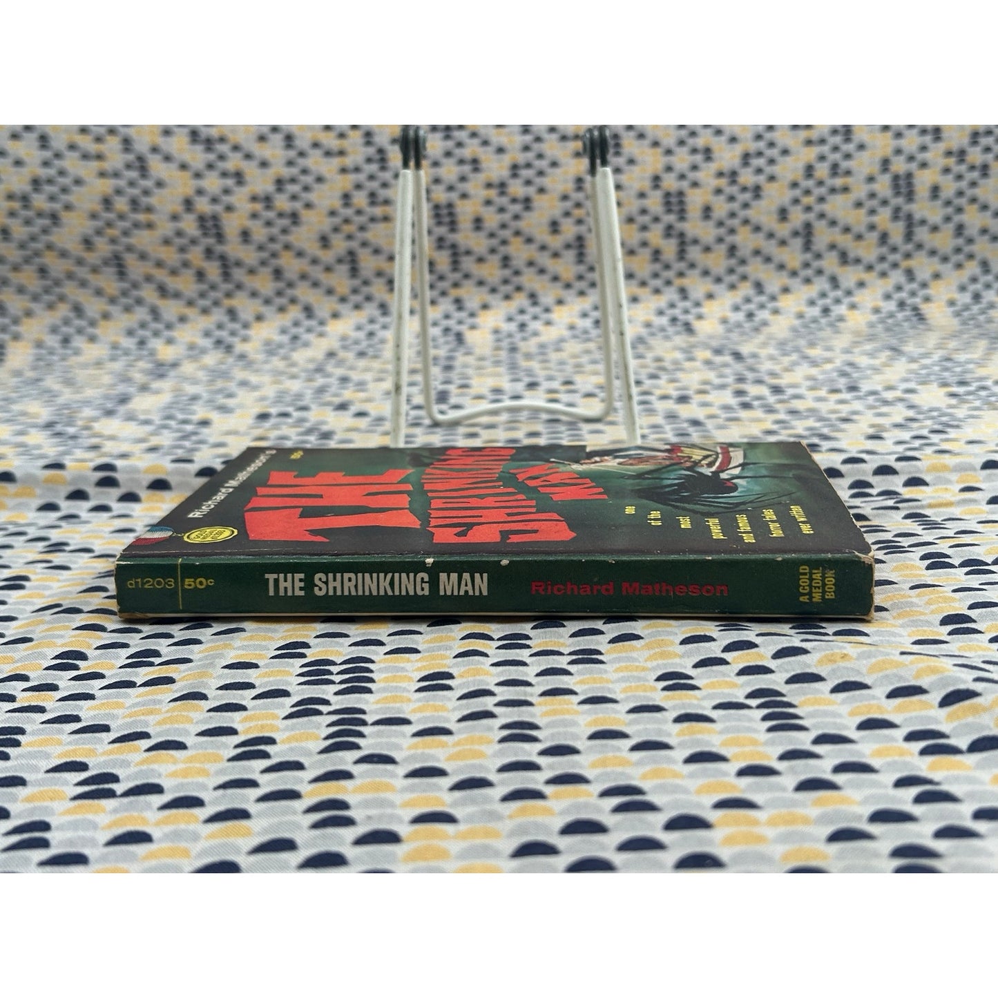 The Shrinking Man - Richard Matheson - 2nd paperback edition - Gold Medal d1203 - Vintage Paperbacks
