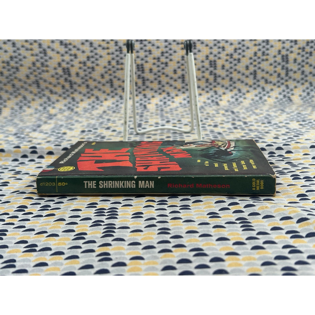 The Shrinking Man - Richard Matheson - 2nd paperback edition - Gold Medal d1203 - Vintage Paperbacks