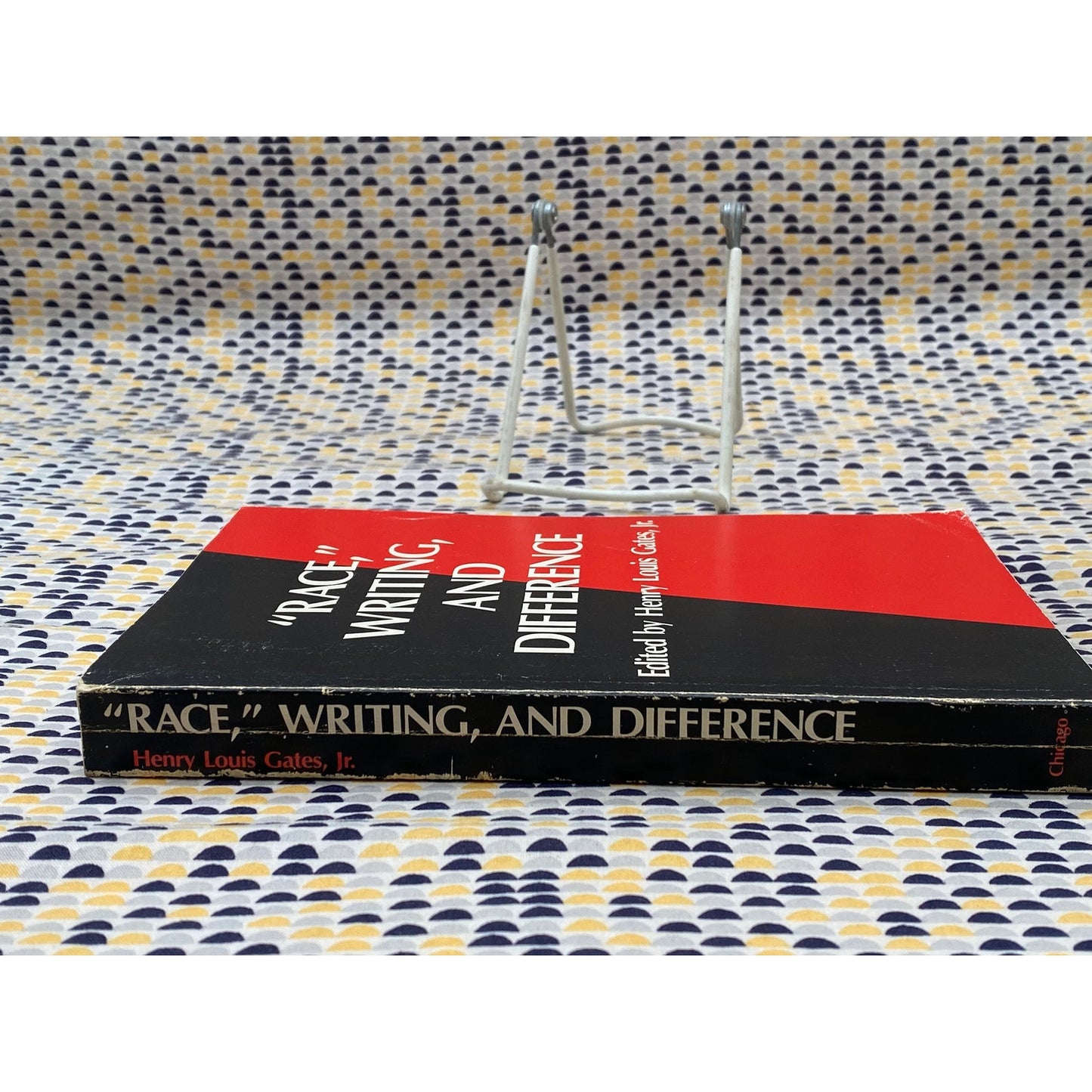 Race,, Writing, And Difference - Henry Louis Gates, Jr. - Vintage Paperback Book - The University of Chicago Press Edition