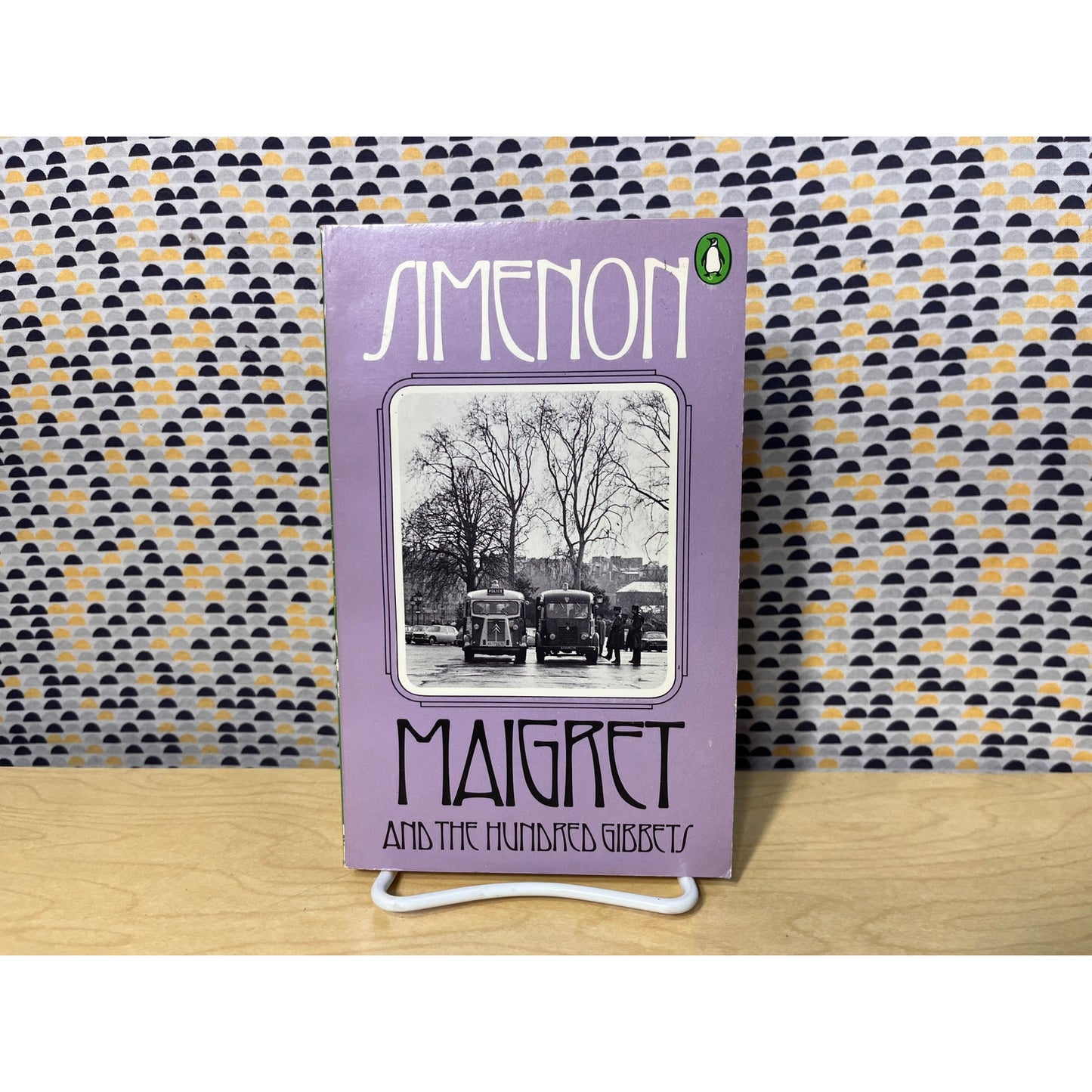 Maigret and the Hundred Gibbets - George Simenon - Penguin Crime - Paperback