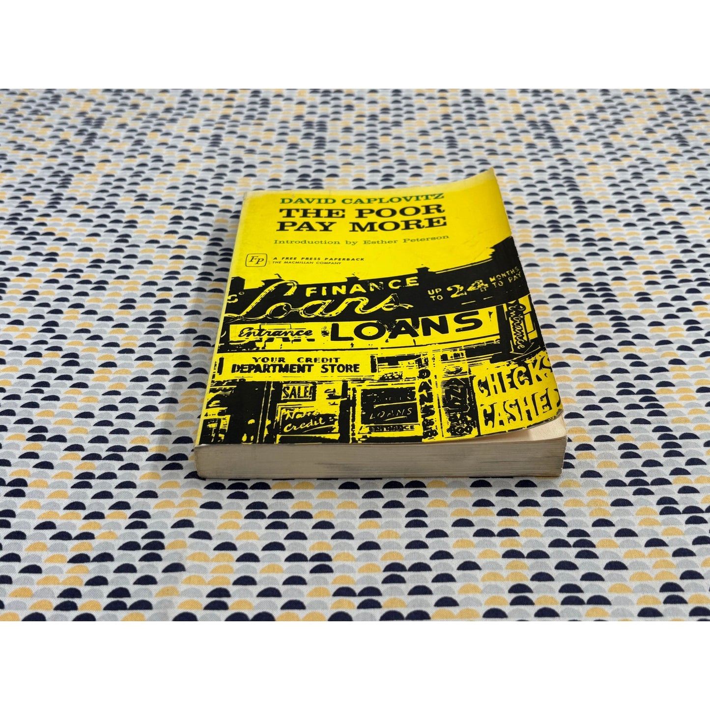 The Poor Pay More - David Caplovitz - Free Press - Paperback
